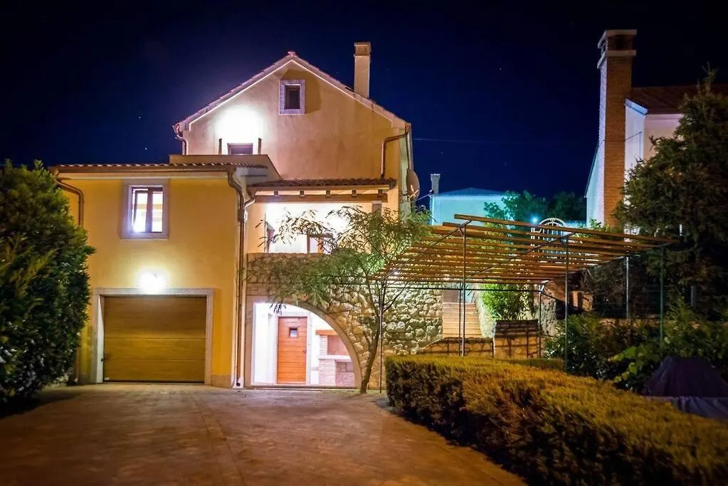 House Polic Villa Hreljin